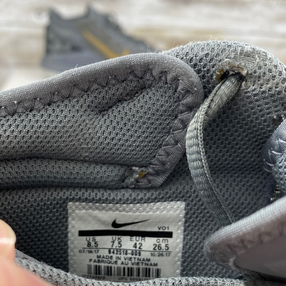 NIKE Lebron Witness II 2 Men’s 8.5 Basketball - Picture 10 of 10